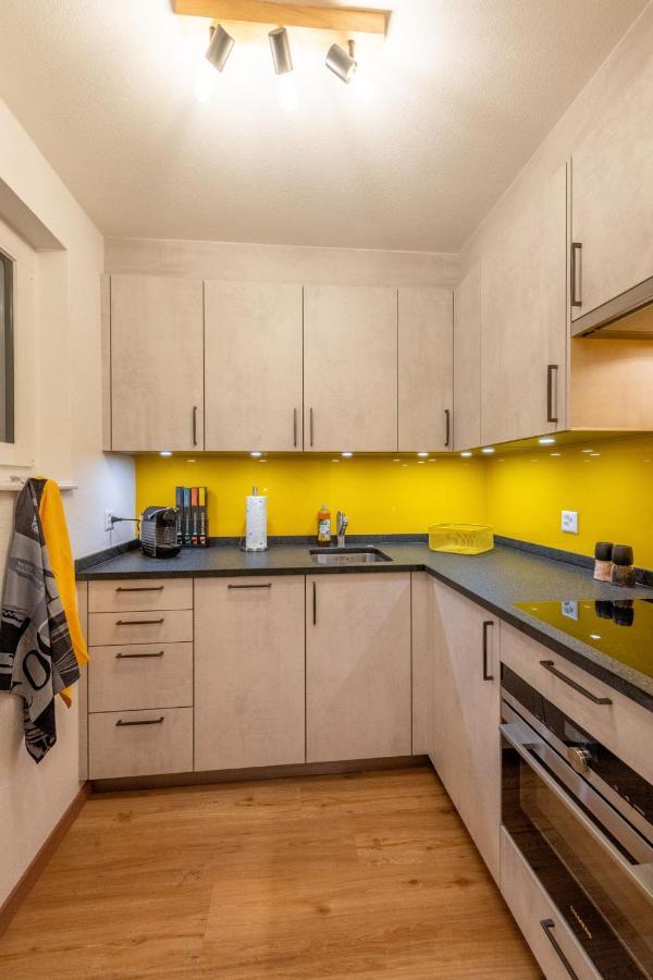 Ambassador Yellow Home Grächen Екстериор снимка