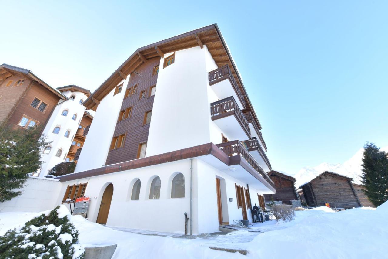 Ambassador Yellow Home Grächen Екстериор снимка