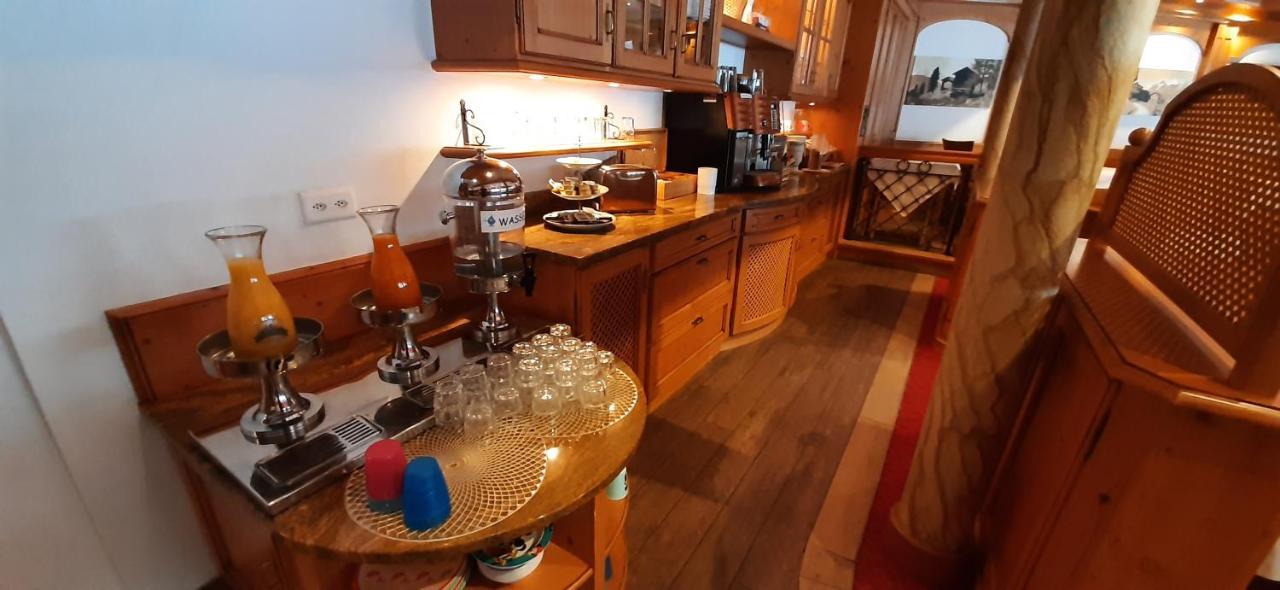 Ambassador Yellow Home Grächen Екстериор снимка