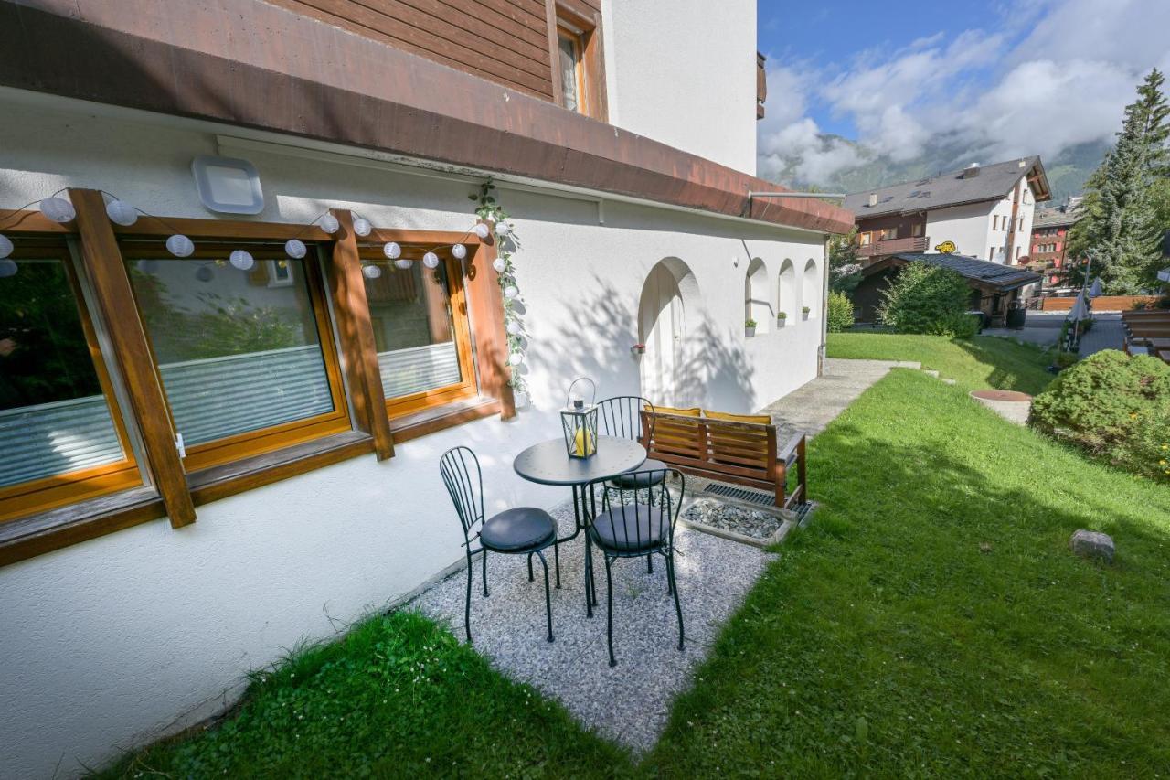 Ambassador Yellow Home Grächen Екстериор снимка