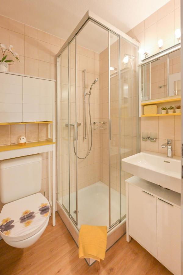 Ambassador Yellow Home Grächen Екстериор снимка